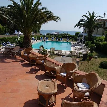 Romana Hotel 3*