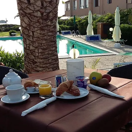 Romana Hotel 3*